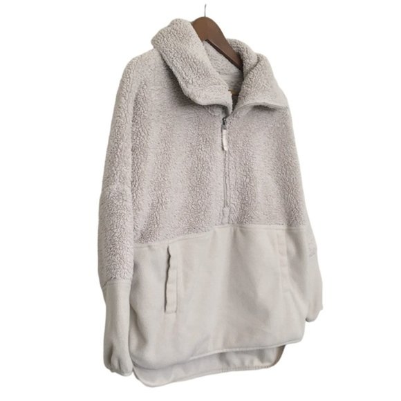 The North Face Half Zip Fleece Jacket - Picture 3 of 12